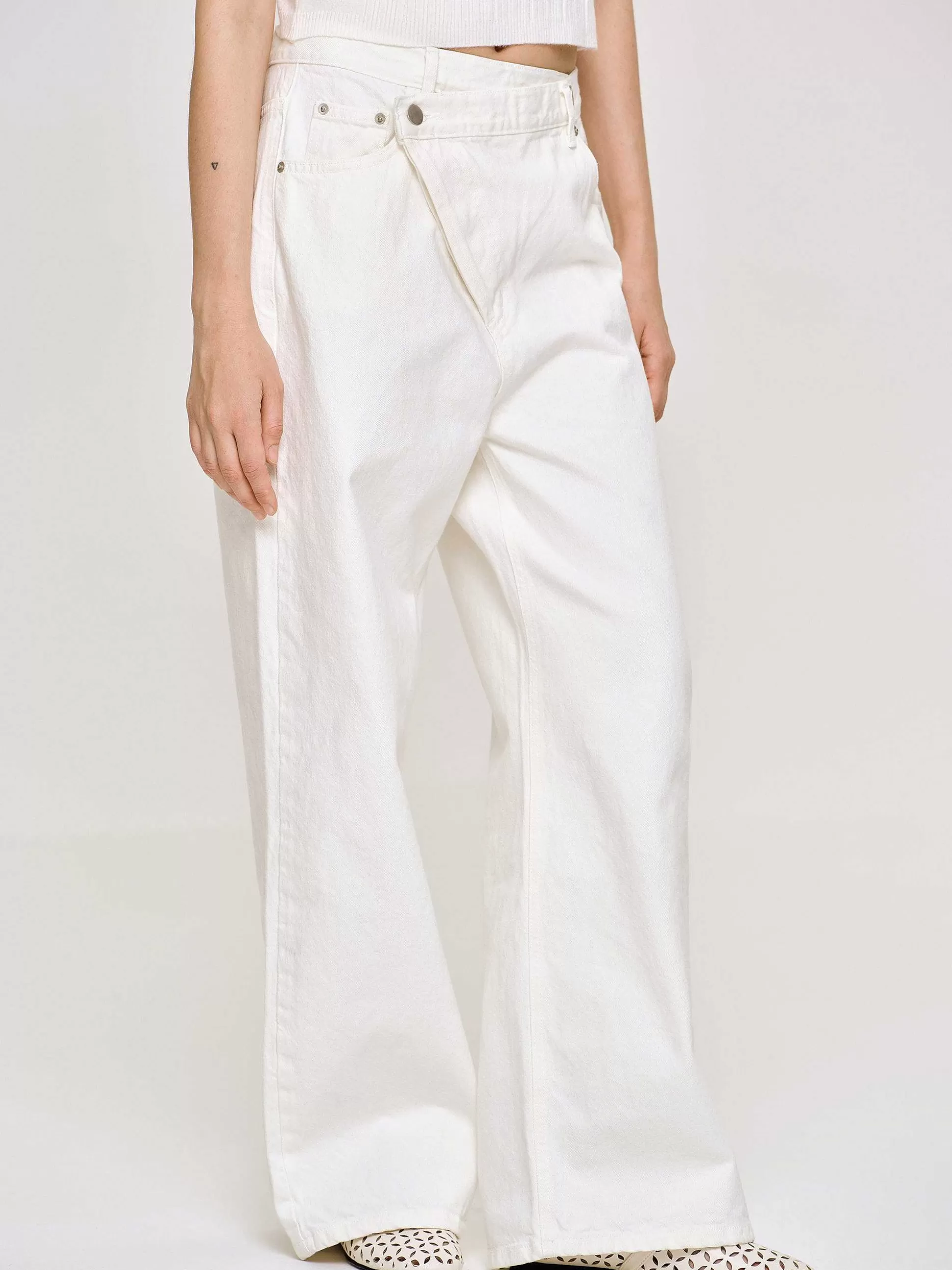 Women Source Unknown Denim-Crossover Jeans, White