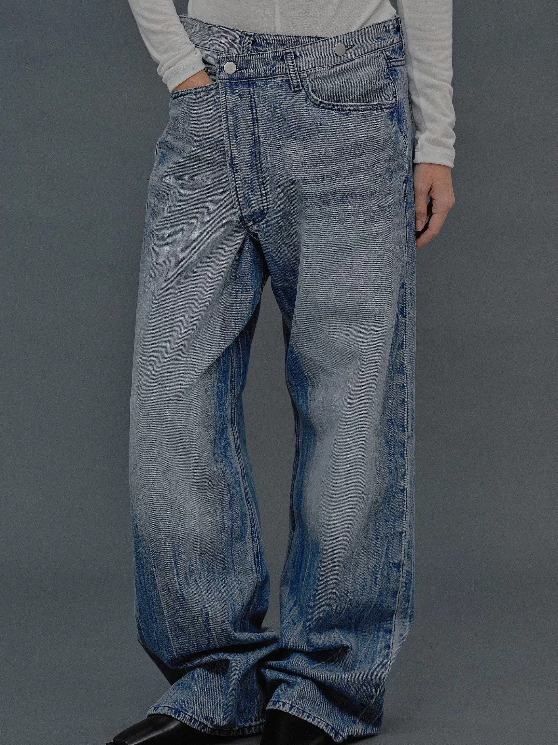Women Source Unknown Denim-Deconstructed Crossover Jeans, Medium Blue
