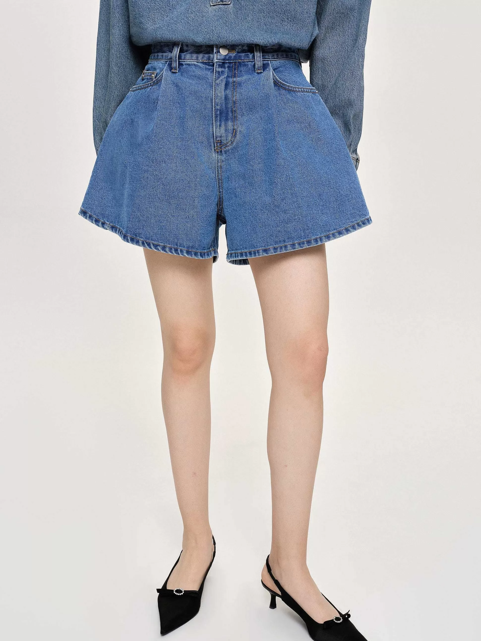 Women Source Unknown Clothing-Flared Denim Shorts, Medium Blue