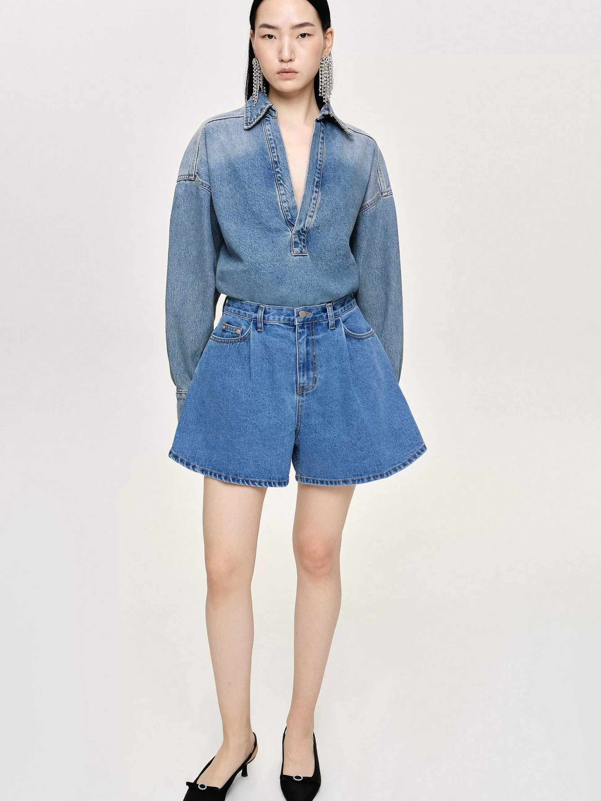 Women Source Unknown Denim-Flared Denim Shorts, Medium Blue