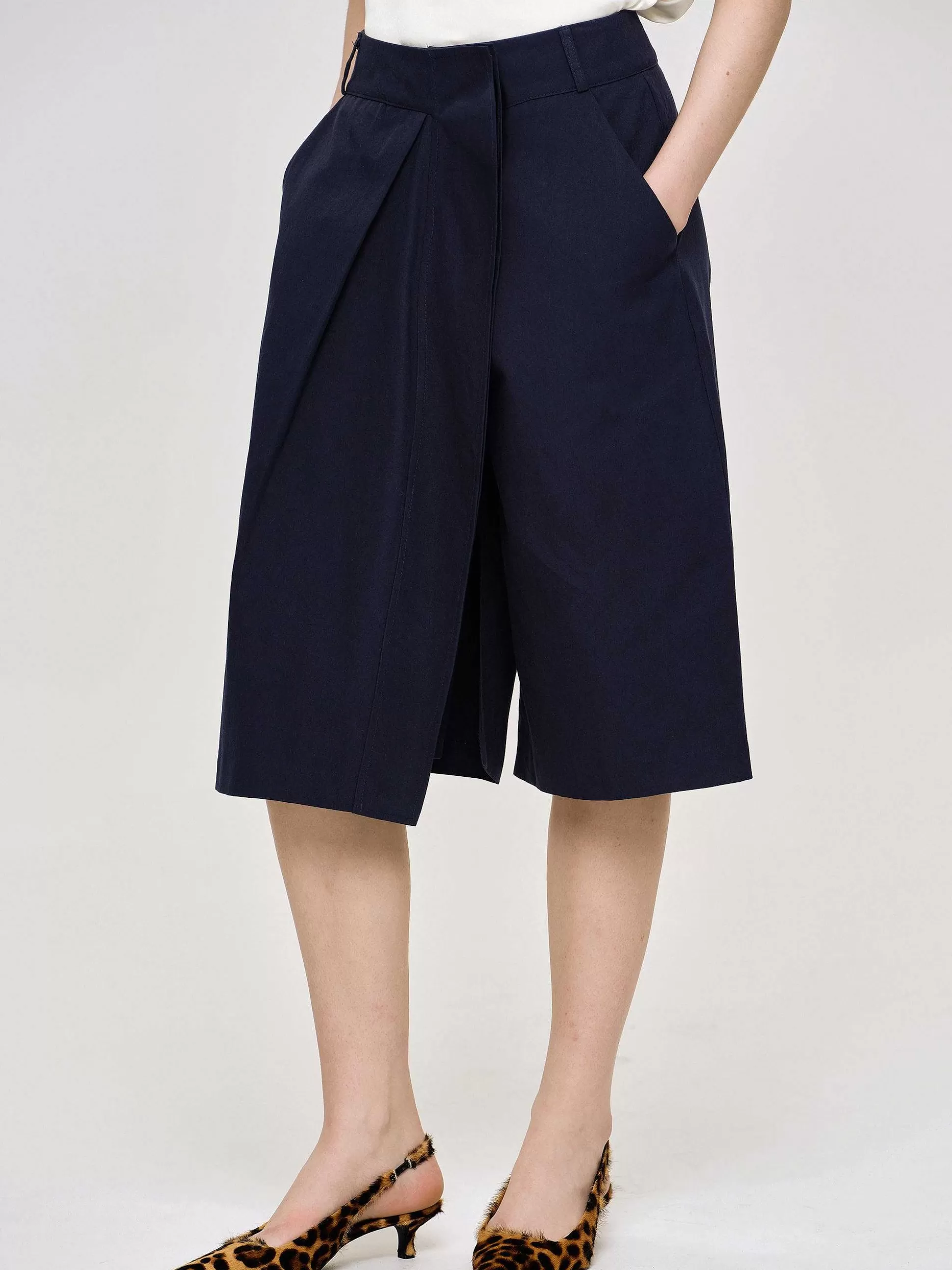 Women Source Unknown Bottoms-Wrapped Cotton Shorts, Navy